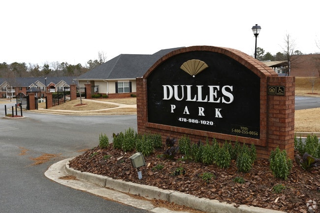 Building Photo - Dulles Park Apartments