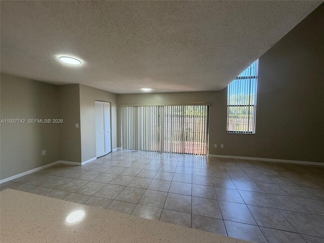 Building Photo - 1206 San Remo Cir