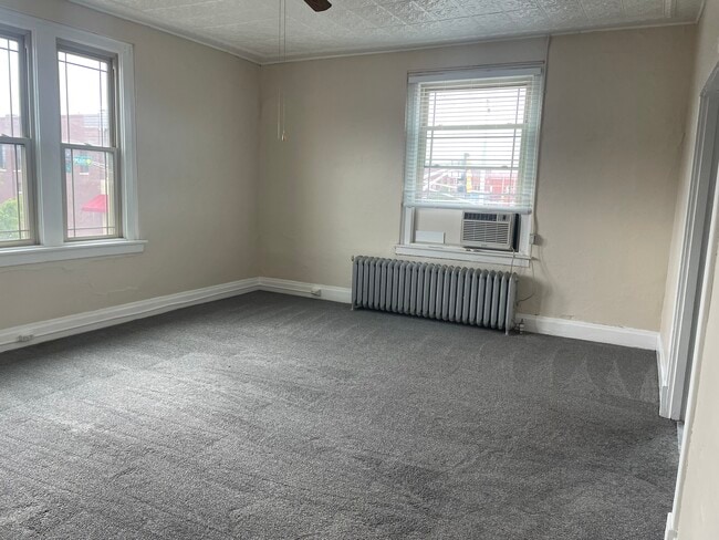 Building Photo - Sunflower Estate LLC