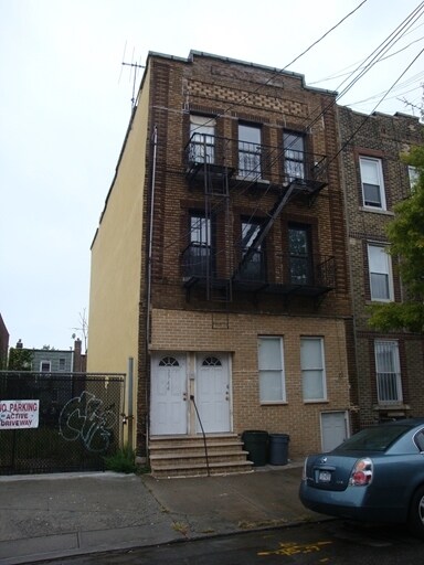 Building Photo - 2766 W 15th St
