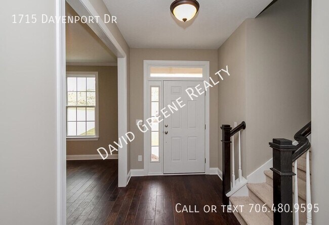 Building Photo - 1715 Davenport Dr