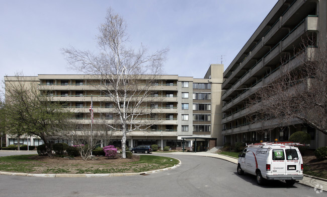 Building Photo - Unquity House