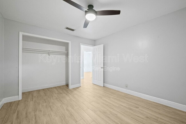 Building Photo - 826 SW 14th St