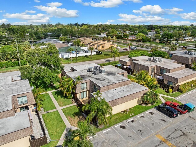 Building Photo - 301 Waterview Dr