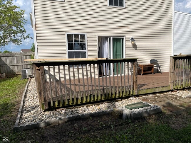 Building Photo - 1318 Crescent Dr