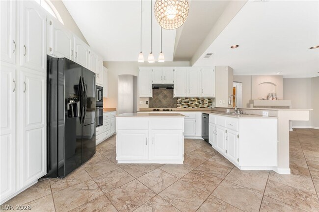 Building Photo - 1733 Tesara Vista Pl