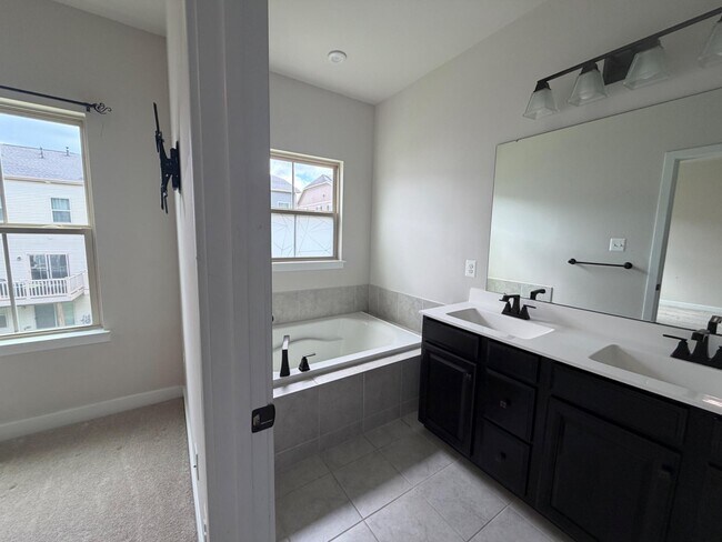 Building Photo - 6029 Goshawk St