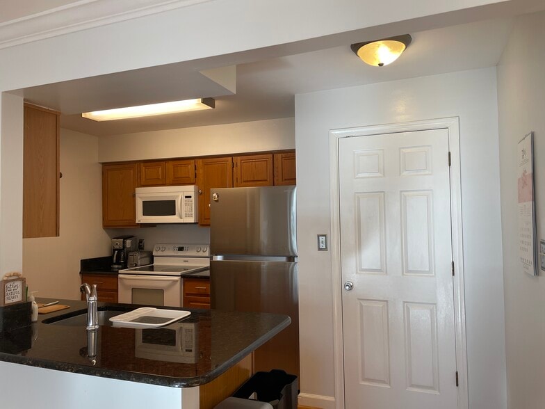 Building Photo - 12134 Salemtown Dr