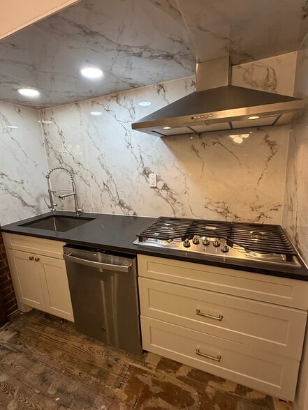 Building Photo - 214 Arlington Ave