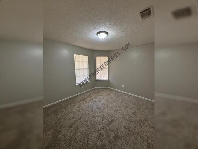 Building Photo - 103 White Wing Way
