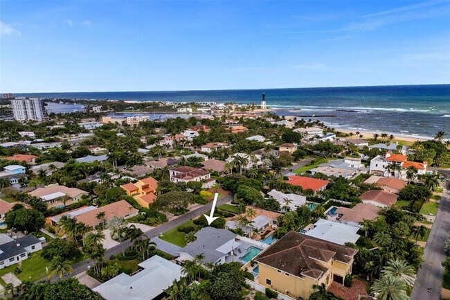 Building Photo - 3406 Robbins Rd