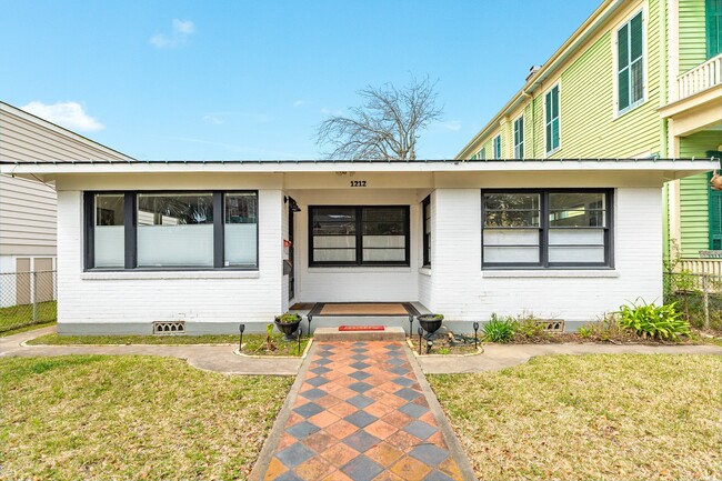 Building Photo - 1212 Avenue H