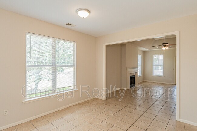 Building Photo - 1020 Washington Dr