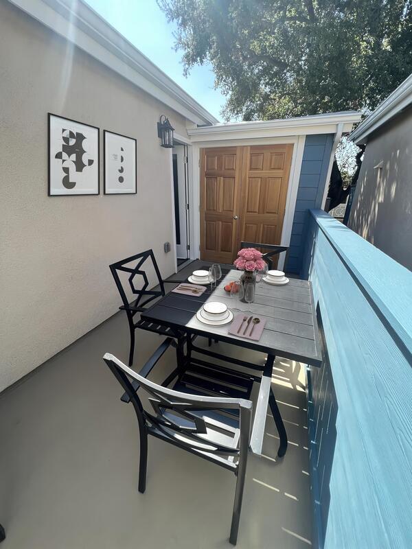 Building Photo - 1803 E Chevy Chase Dr