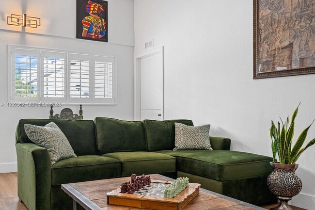 Building Photo - 9517 Bay Dr