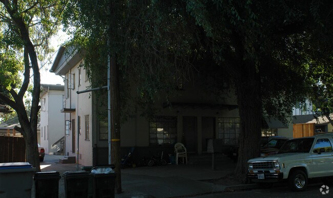 Building Photo - 1360 Palm St