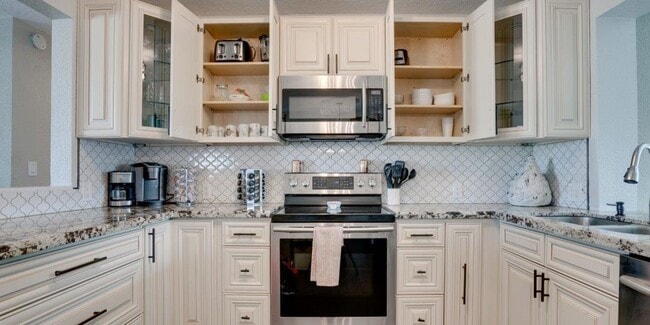 Building Photo - Step Into Sunshine: Modern Charm Meets Coa...