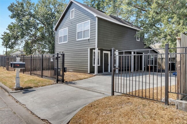 Building Photo - 4809 McEwen St