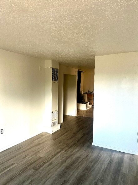 Building Photo - 1711 1/2 Agua Fria St