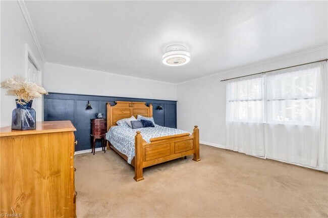 Building Photo - 182 Woodburn Pl