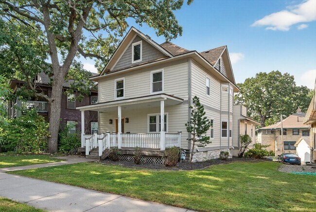 Building Photo - 6 month lease Spacious, 5bd, 2.5 renovated home in Midway!! AVAILABLE NOW