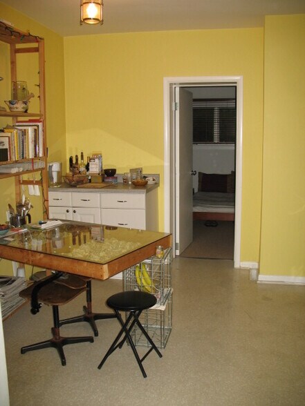 Building Photo - 431 3rd St