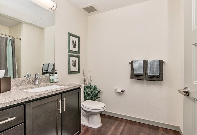 Building Photo - Boutique Apartments
