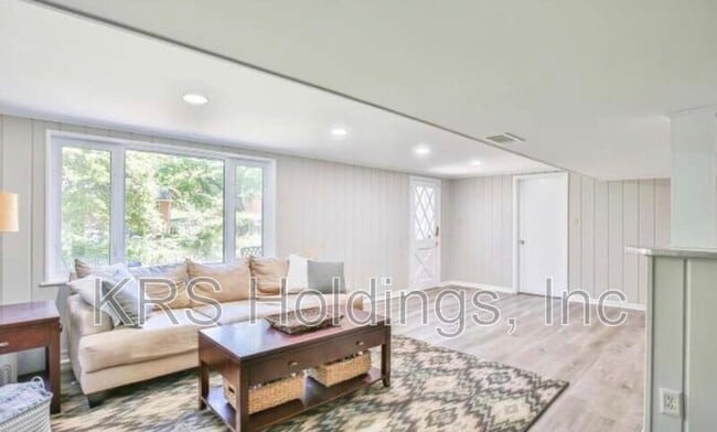 Building Photo - 7110 Murray Ln
