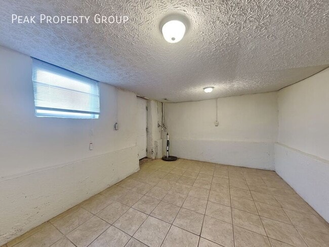 Building Photo - 1393 Indianola Ave