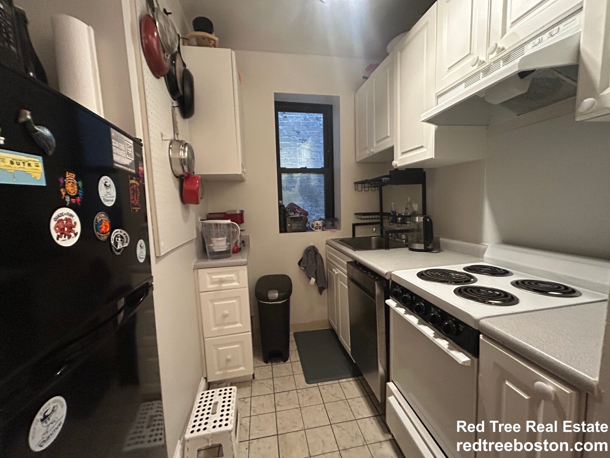 Apt 1E - 822 Beacon St