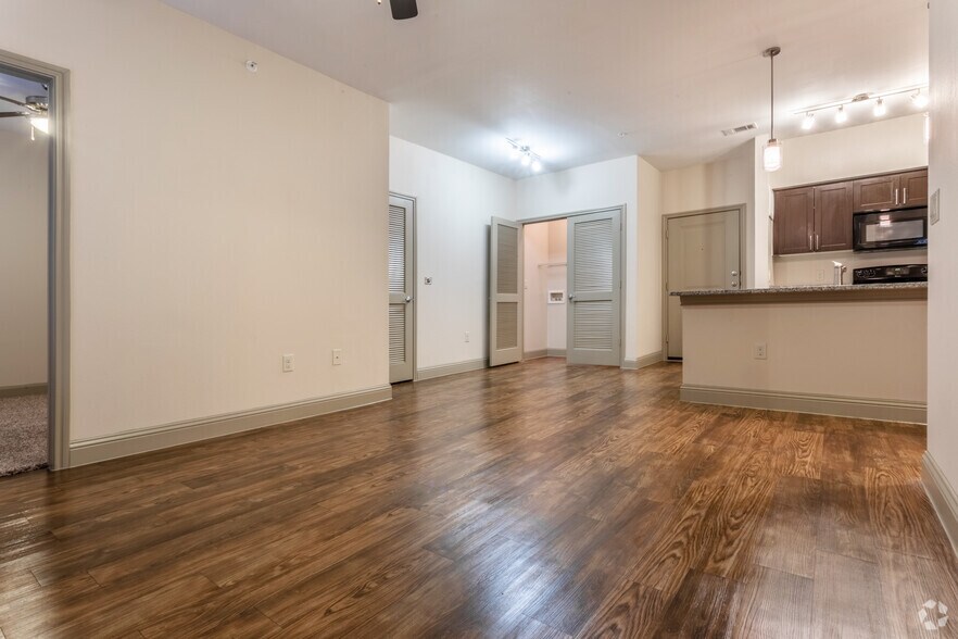 Amber Oaks Apartments 2685 Old Alvin Rd Pearland TX 77581 Apartment