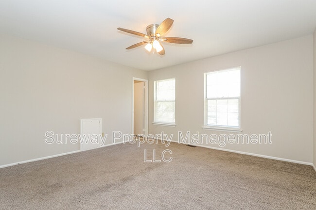 Building Photo - 190 Peregrine Dr