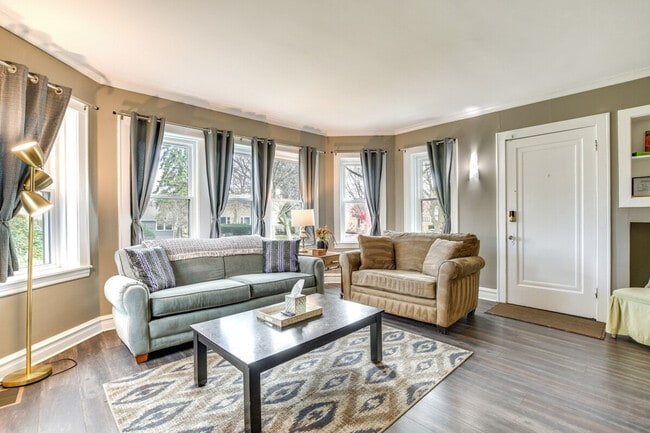 Building Photo - 1546 Fowler Ave