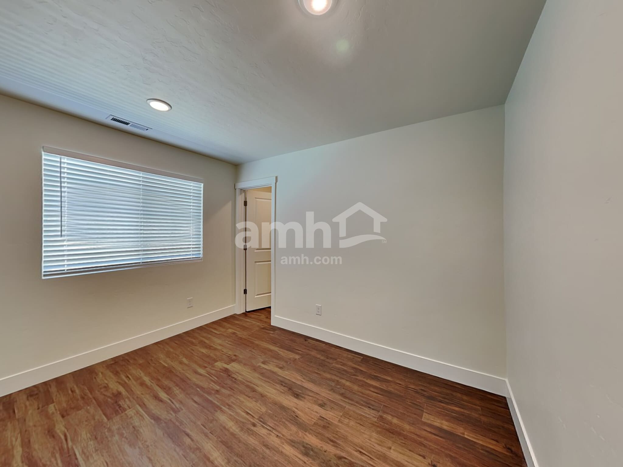 Building Photo - 9357 W Clancy St