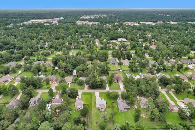 Building Photo - 7223 Wedgewood Dr
