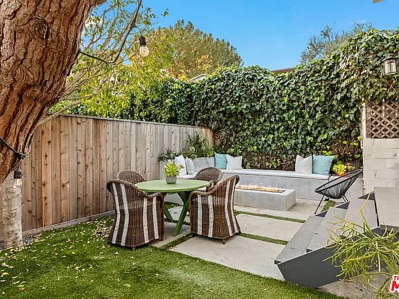 Building Photo - 3012 Bentley Ct