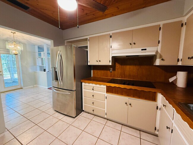 Building Photo - Home in Seminole for rent