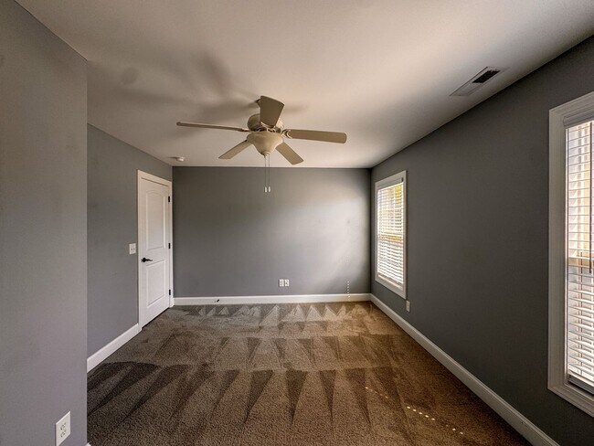 Building Photo - Spacious 5 Bed 3.5 Bath Home in Carthage