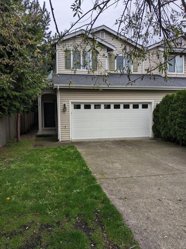 Building Photo - Beautiful 3 Bed 2.5 Bah Home in Auburn