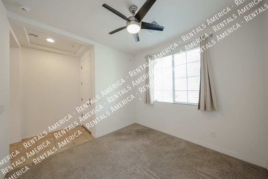 Building Photo - 3710 E Lodgepole Dr