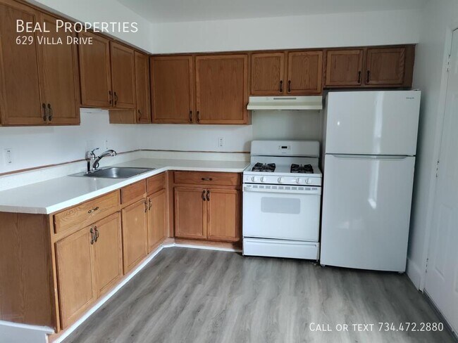 Building Photo - 629 Villa Dr