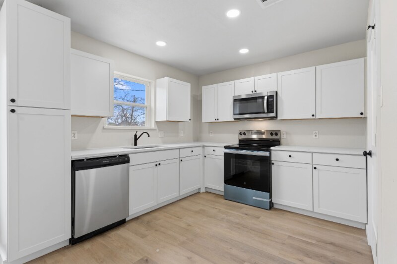 Building Photo - 1832 Dogwood Trail