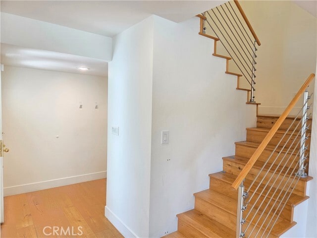 Building Photo - 20 Senisa