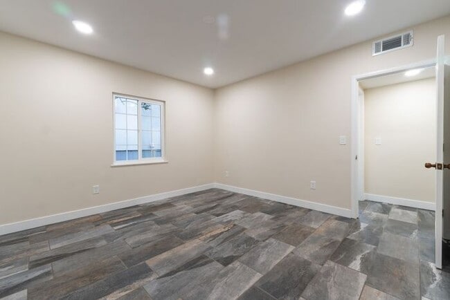 Building Photo - Thoughtfully Updated 2 bedroom Home in Pacific Grove