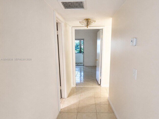 Building Photo - 500 Village Green Cir W