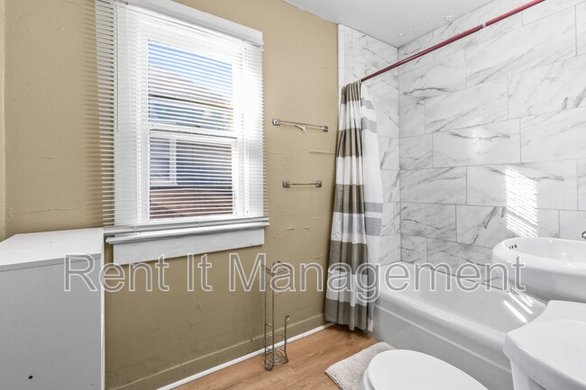 Building Photo - 3222 Webster St