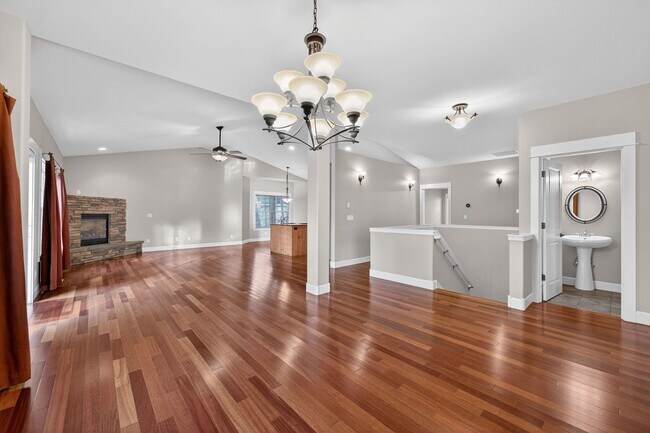 Building Photo - 4 Bedroom Awbrey Court Home with Main-Level Primary + Bonus Living Area