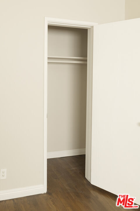 Building Photo - 925 N Curson Ave