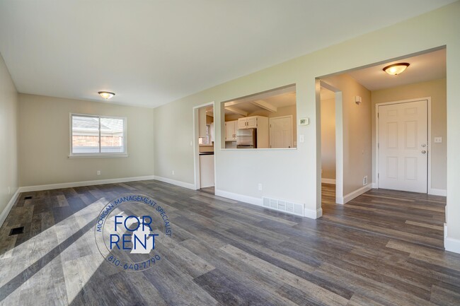 Building Photo - 5093 Spinning Wheel Dr