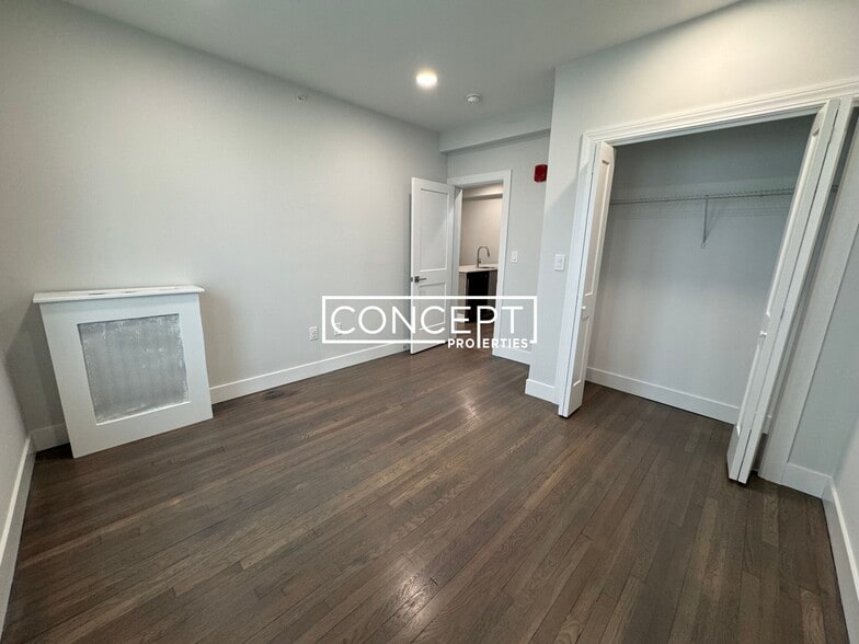 Building Photo - 11 Peterborough St